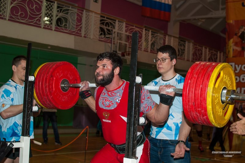 Чемпионат города Норильска по пауэрлифтингу среди мужчин и женщин.